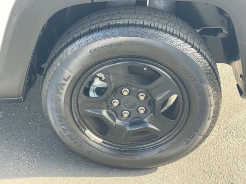 Used 2022 Jeep Renegade Sport image 6