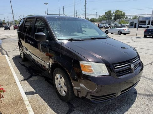Used 2010 Dodge Grand Caravan SE FWD image 4