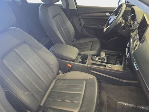 Used 2023 Audi Q5 2.0T Premium w/ Convenience Package AWD/4WD image 12