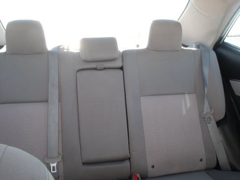 Used 2015 Toyota Corolla LE FWD image 17