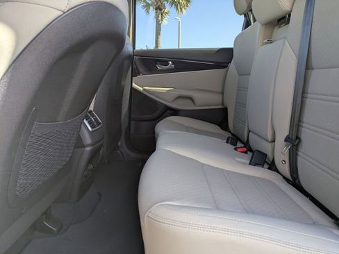 Used 2020 Kia Sorento LX w/ LX I4 Convenience Package FWD image 18