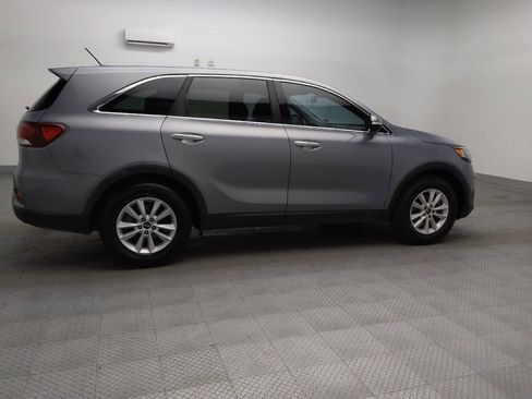Used 2020 Kia Sorento LX FWD image 10