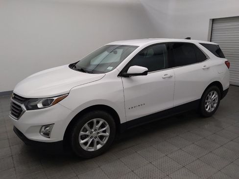Used 2020 Chevrolet Equinox LT w/ Driver Convenience Package FWD image 2