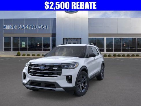 New 2026 Ford Explorer Active w/ Active Comfort Package image 2