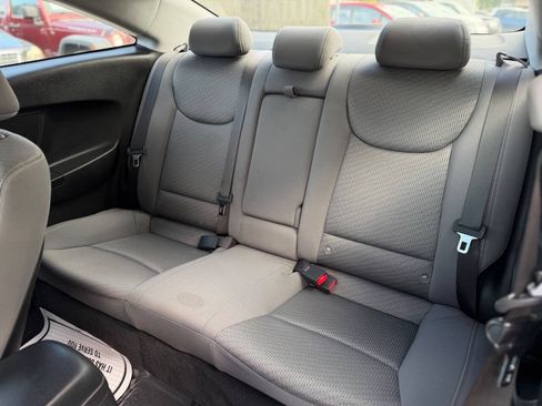 Used 2013 Hyundai Elantra FWD image 14