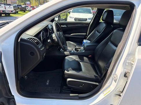 Used 2021 Chrysler 300 Touring L RWD image 18
