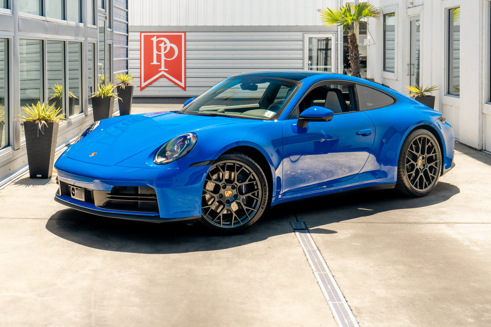 Used 2025 Porsche 911 Carrera RWD image 2