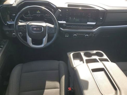 Certified 2022 GMC Sierra 1500 Elevation w/ LPO, Elevation Black Package AWD/4WD image 12