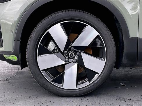 Used 2023 Volvo C40 P8 Recharge Ultimate image 12