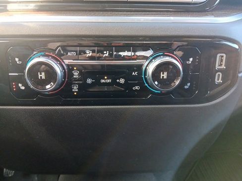 New 2026 GMC Sierra 1500 Elevation image 15