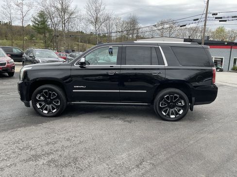 Used 2019 GMC Yukon Denali w/ Denali Ultimate Black Edition AWD/4WD image 2