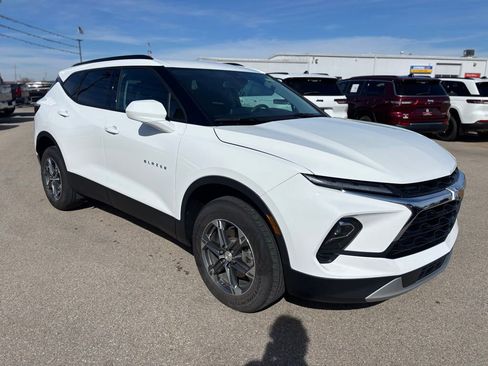Used 2024 Chevrolet Blazer LT w/ Convenience Package image 3