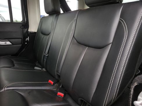Used 2013 Jeep Wrangler Unlimited Sahara w/ Connectivity Group AWD/4WD image 14