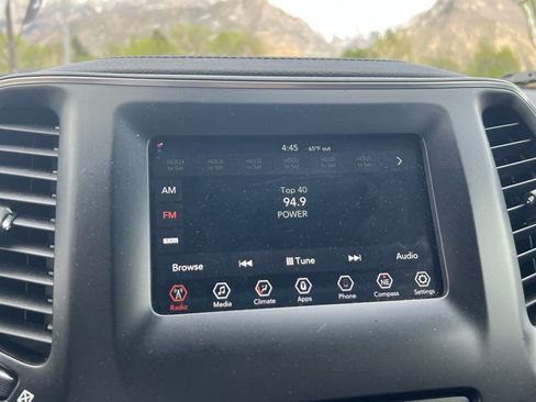 Used 2019 Jeep Cherokee Latitude w/ Popular Appearance Group AWD/4WD image 30