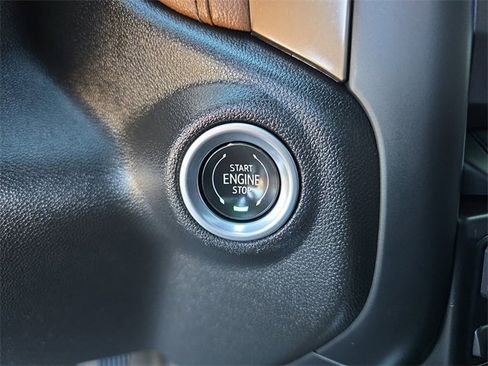 Certified 2022 Chevrolet Silverado 1500 High Country image 28