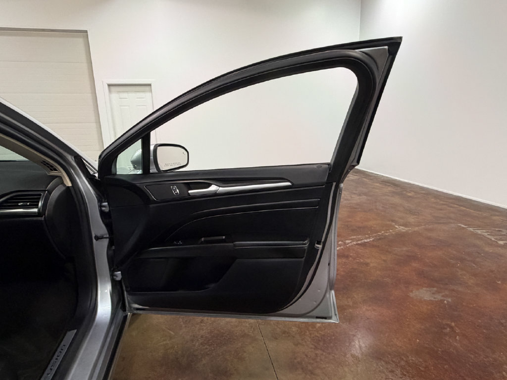 Used 2020 Ford Fusion Energi Titanium FWD image 63