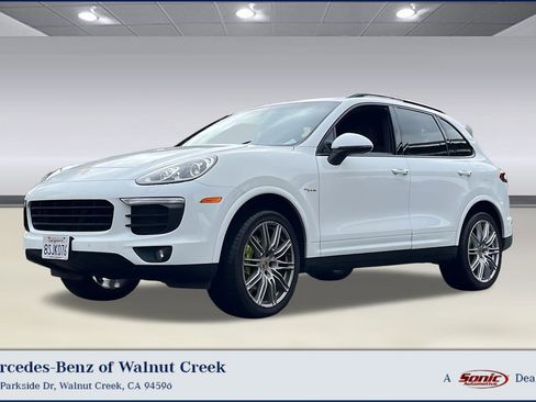 Used 2017 Porsche Cayenne S Platinum image 1