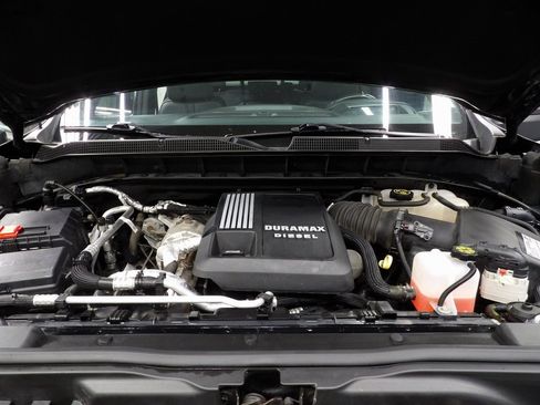 Used 2021 Chevrolet Silverado 1500 High Country w/ Technology Package image 36