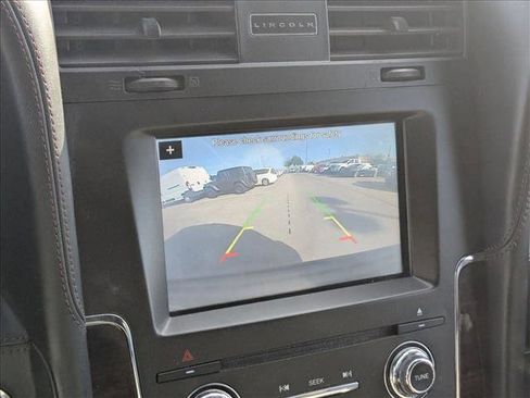Used 2017 Lincoln Navigator Reserve image 11