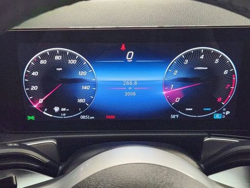 Used 2025 Mercedes-Benz GLB 250 image 15