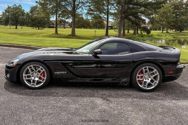 Used 2006 Dodge Viper SRT-10 RWD image 3