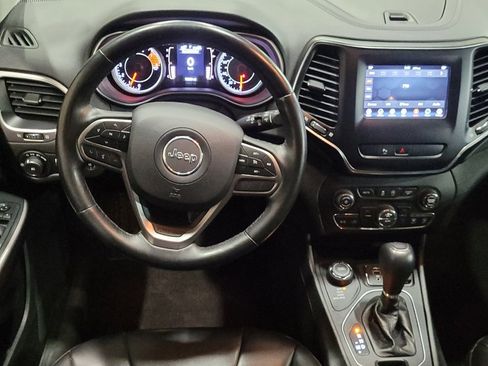 Used 2019 Jeep Cherokee Latitude Plus w/ Comfort/Convenience Group image 22