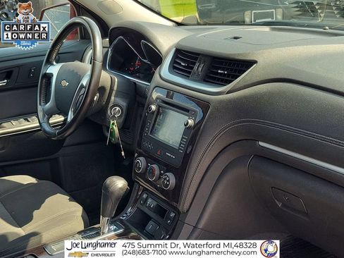 Certified 2017 Chevrolet Traverse LT w/ Style and Technology Package FWD image 28