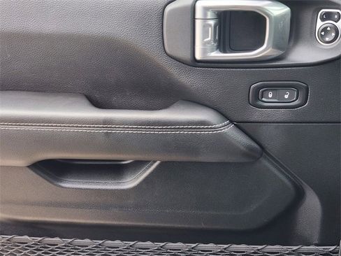 Used 2021 Jeep Wrangler Unlimited Sahara image 24