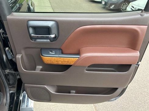 Used 2015 Chevrolet Silverado 1500 High Country w/ High Country Premium Package image 19