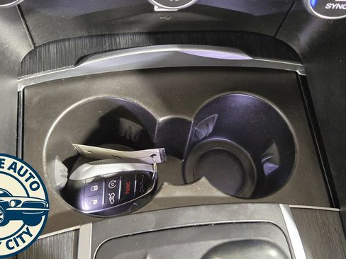 Used 2019 Alfa Romeo Giulia AWD image 17