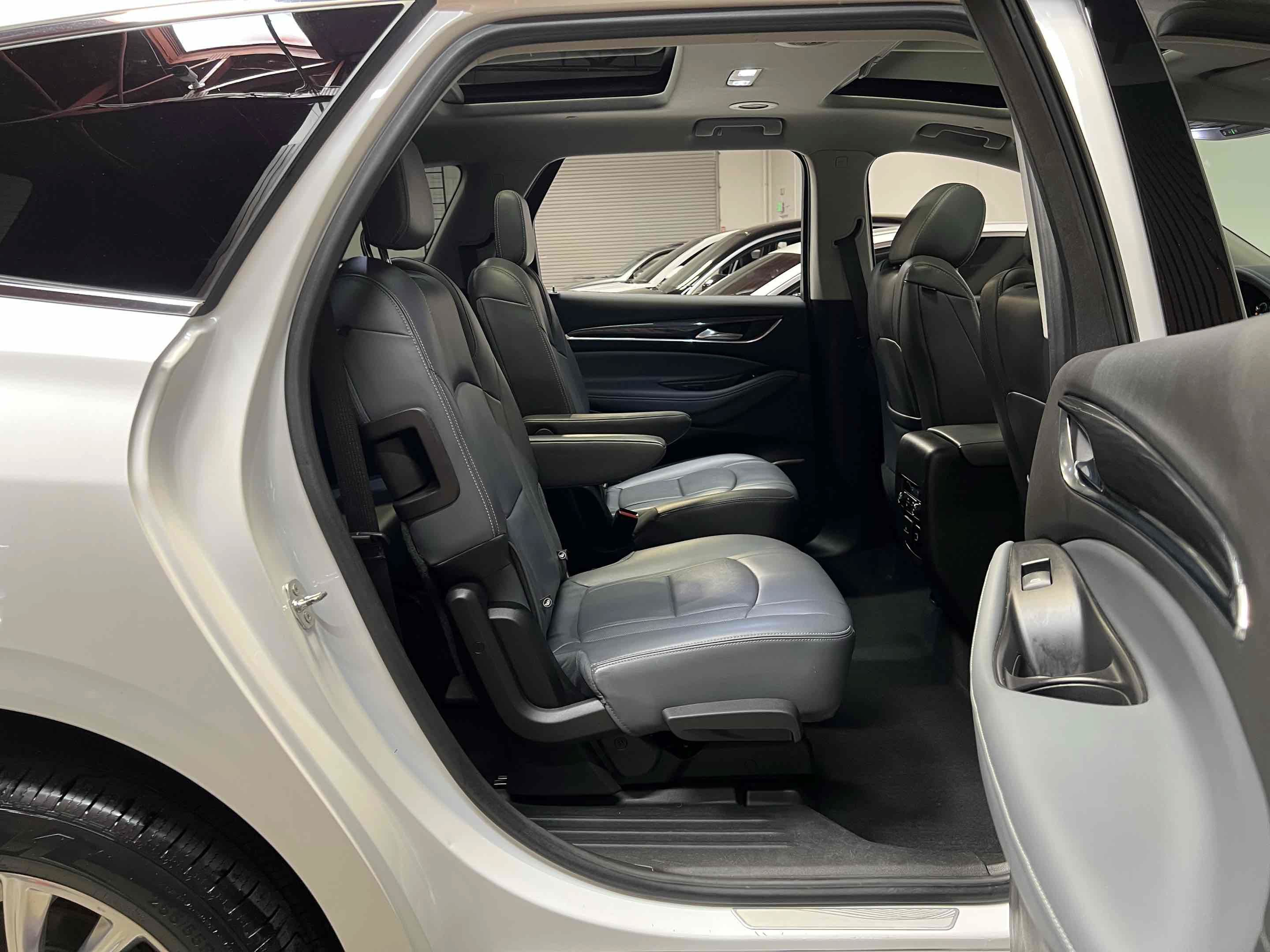 Used 2018 Buick Enclave Premium w/ Experience Buick Package AWD/4WD image 10