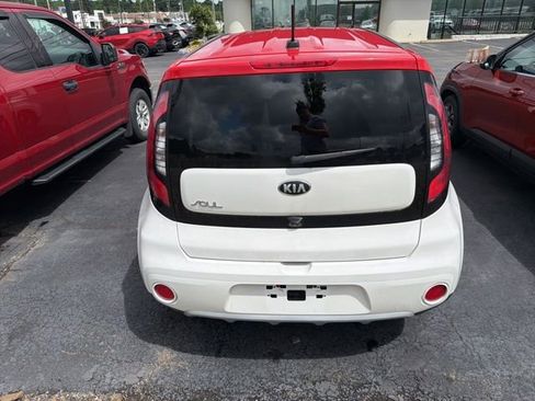 Used 2019 Kia Soul + FWD image 5