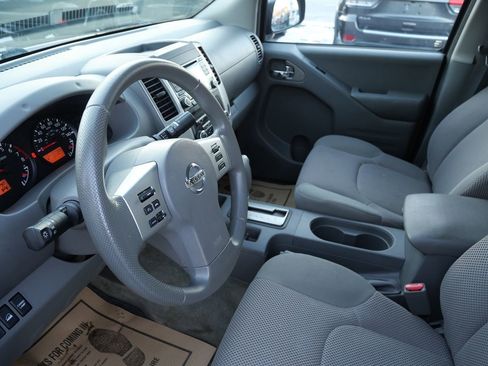 Used 2017 Nissan Frontier SV image 12