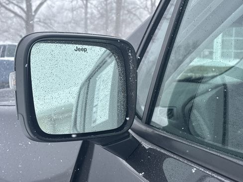 Used 2016 Jeep Renegade Latitude image 10