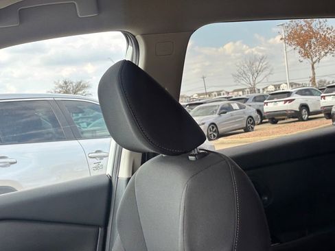 Used 2024 Nissan Rogue S image 13