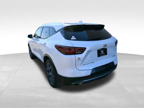 Used 2025 Chevrolet Blazer Premier w/ Driver Confidence II Package image 7