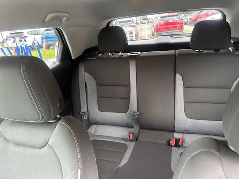 Used 2025 Chevrolet TrailBlazer LT AWD/4WD image 13