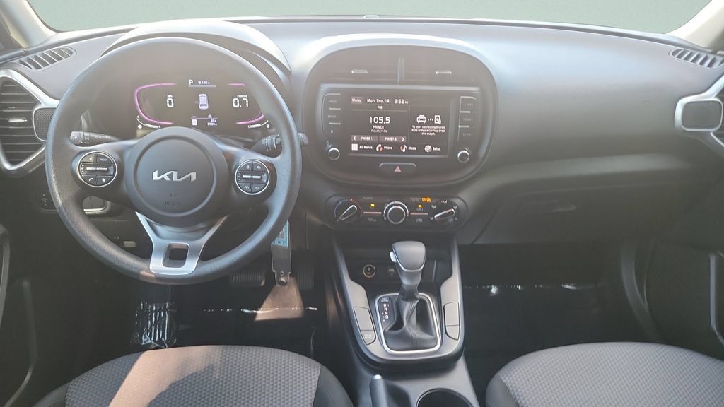 Used 2024 Kia Soul LX FWD image 11
