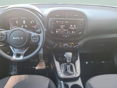 Used 2024 Kia Soul LX FWD image 11
