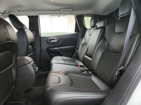 Used 2021 Jeep Cherokee Trailhawk w/ Trailer Tow Group AWD/4WD image 25