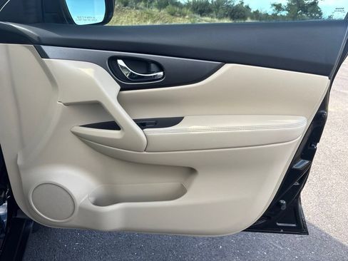 Used 2015 Nissan Rogue SV FWD image 20