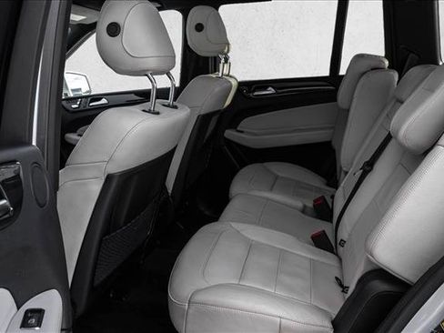 Used 2018 Mercedes-Benz GLS 450 4MATIC image 24