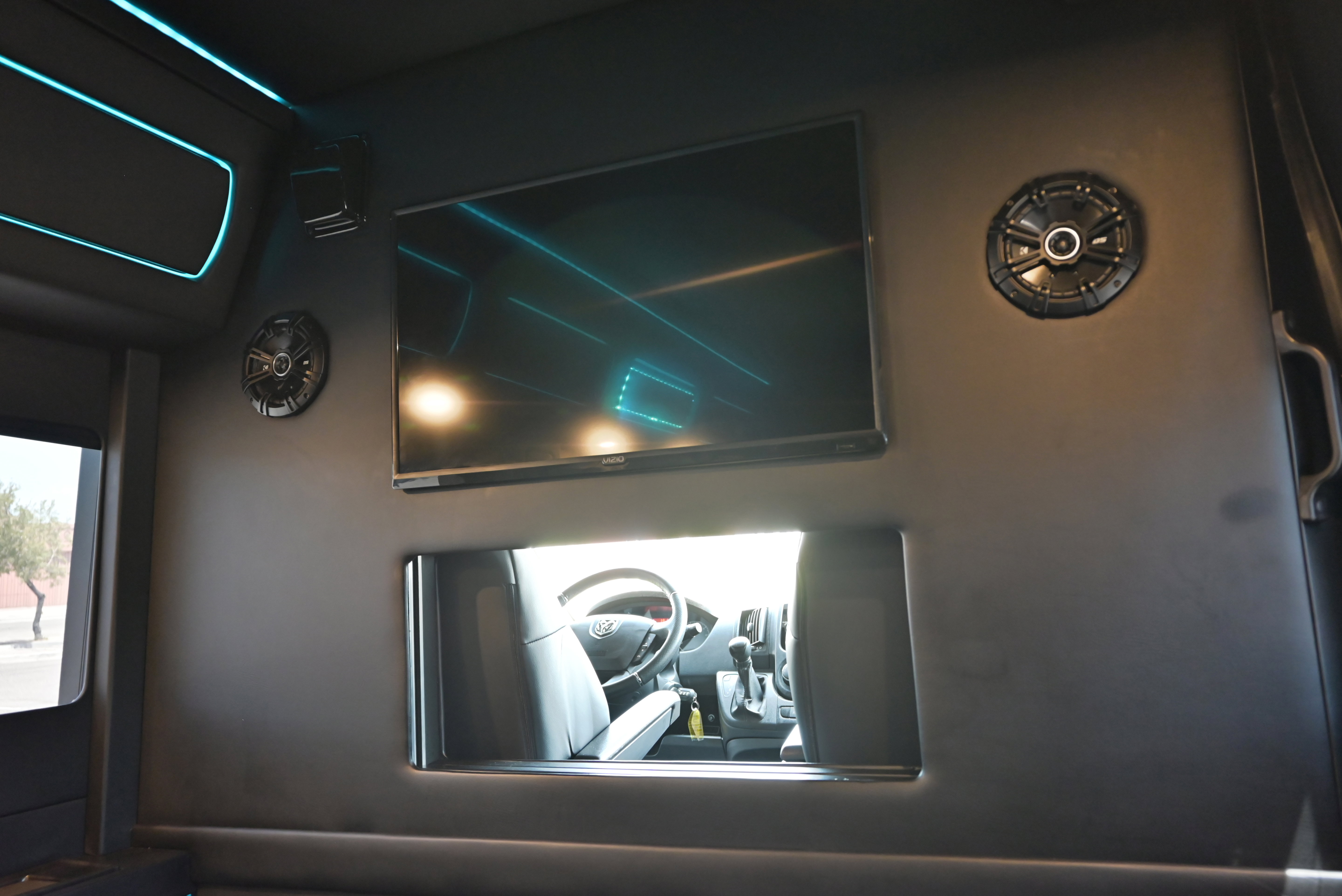 Used 2021 RAM ProMaster 2500 w/ RV Ready Prep Package FWD image 12