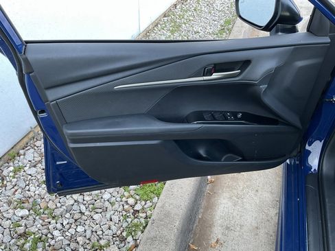 Used 2025 Toyota Camry SE image 13