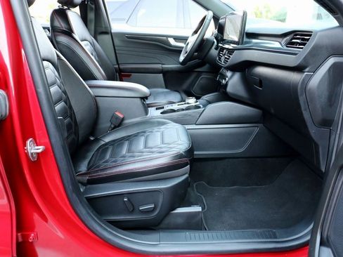 Used 2024 Ford Escape ST-Line Elite w/ Premium Technology Package image 34