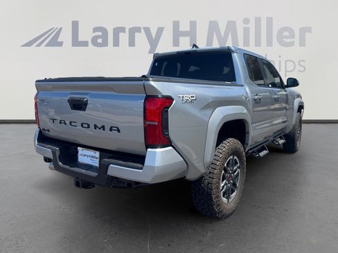 Certified 2025 Toyota Tacoma TRD Sport AWD/4WD image 5