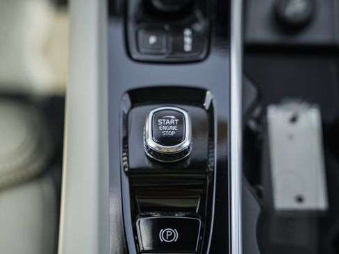 New 2026 Volvo XC60 B5 Ultra w/ Protection Package Premier AWD/4WD image 28