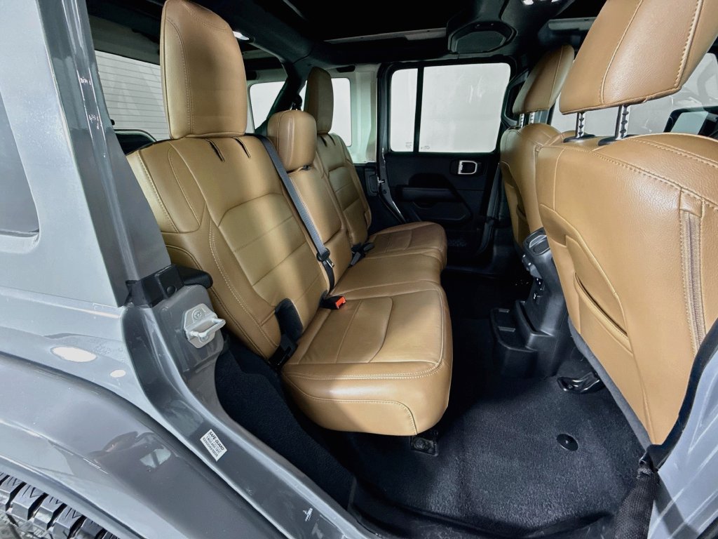 Used 2021 Jeep Wrangler Unlimited Sahara w/ Cold Weather Group AWD/4WD image 26