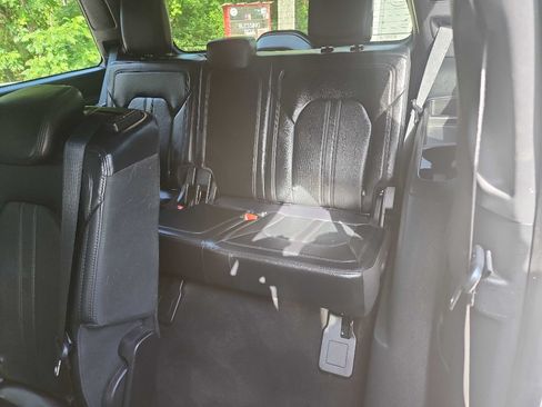 Used 2020 Ford Expedition Limited RWD image 33