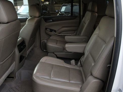 Used 2018 GMC Yukon XL SLT w/ Open Road Package image 12